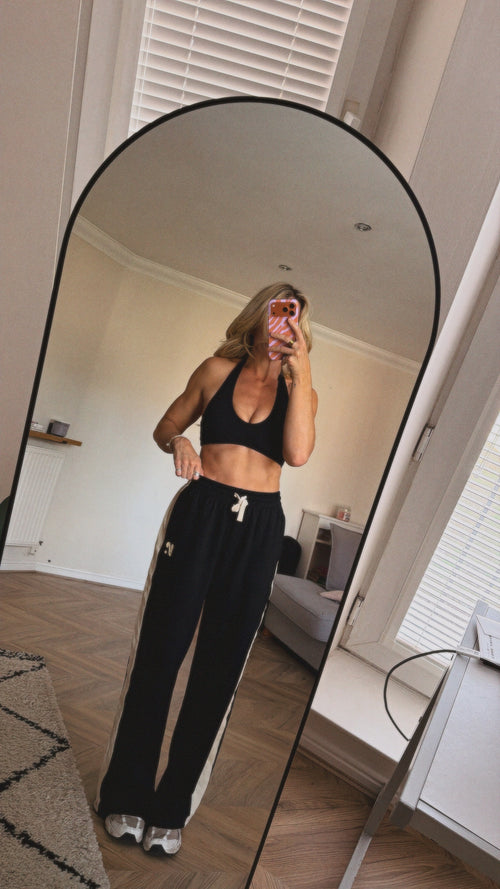 HALTERNECK SPORTS BRA