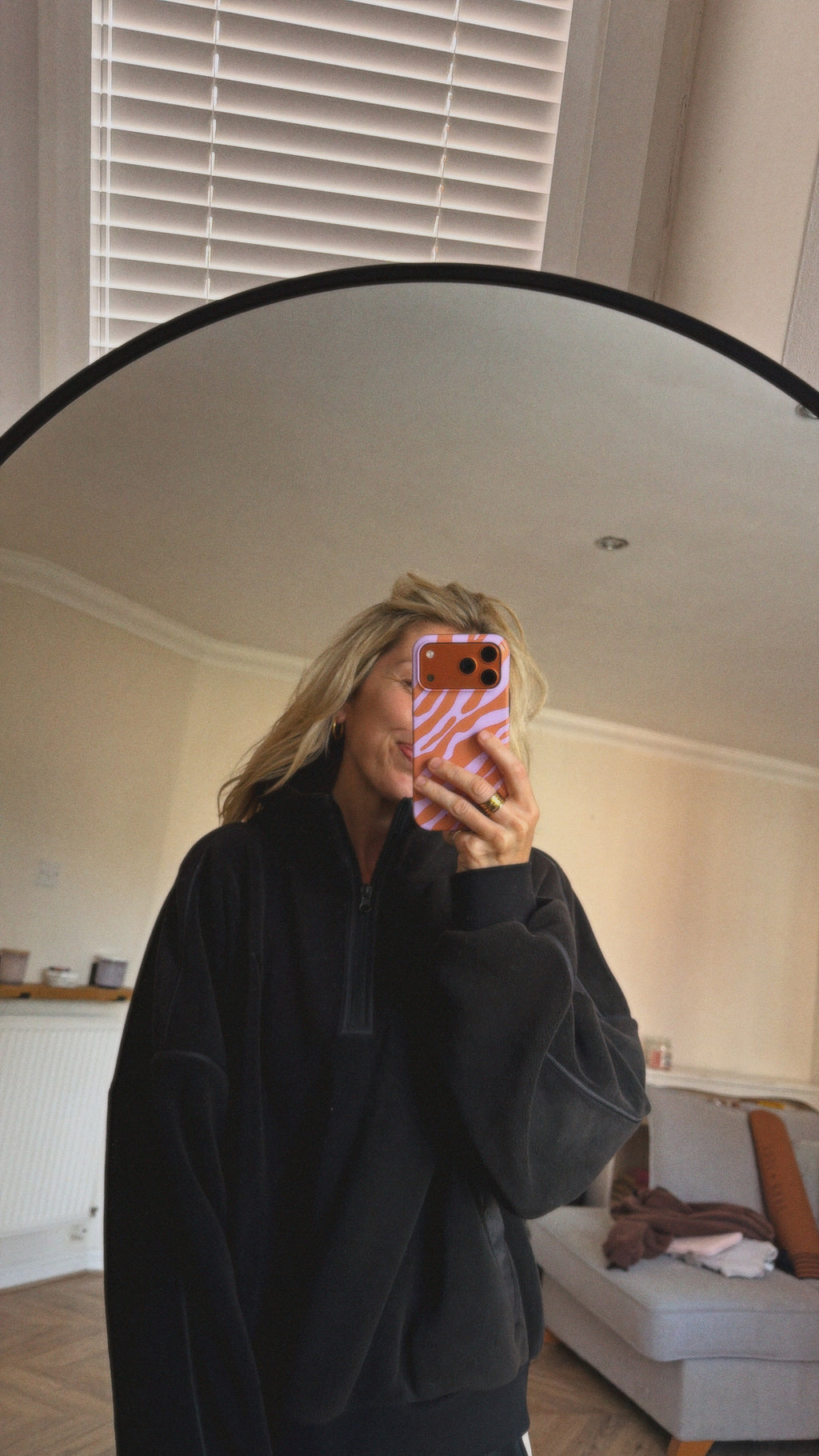 ½ ZIP FLEECE IN BLACK ON BLACK